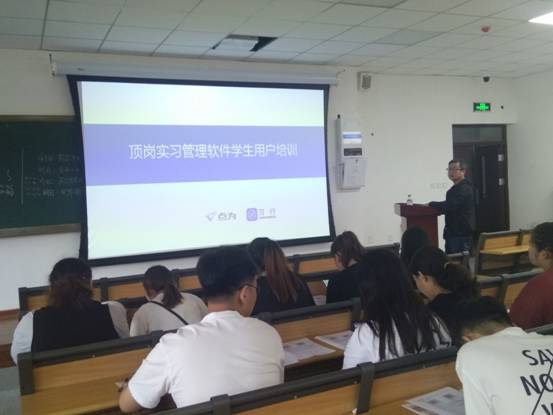 EE4E7A06E403F34531DDB346C827252E