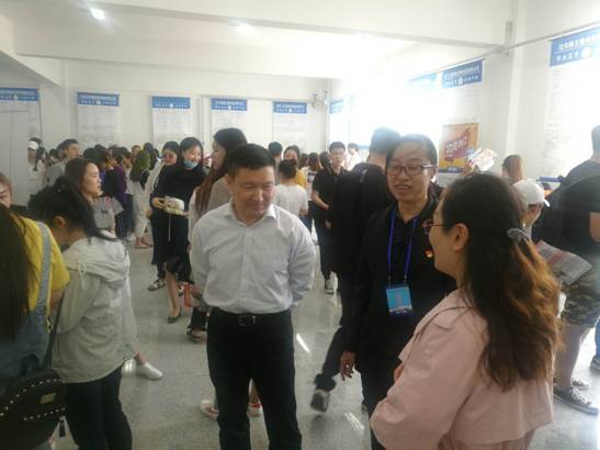 I:\F\双选会\2018届毕业生就业双选会\春季\照片\微信图片_20180525155120.jpg